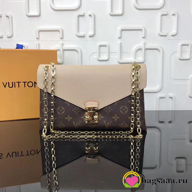 L V Pallas chain shoulder Khaki bag M41200 - LV - 1