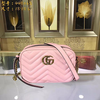 Gucci Marmont matelassé mini bag in Pink