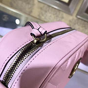 Gucci Marmont matelassé mini bag in Pink - 5