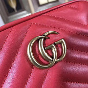 Gucci Marmont matelassé mini bag in Red - 5