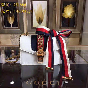 Gucci Sylvie leather mini chain bag in White 431666