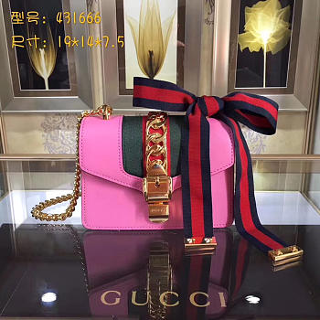 Gucci Sylvie leather mini chain bag in Pink 431666