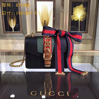 Gucci Sylvie leather mini chain bag in Black 431666