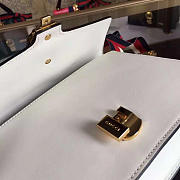 Gucci Sylvie shoulder bag in White leather 421882 - 4