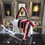 Gucci Sylvie shoulder bag in White leather 421882 - 6