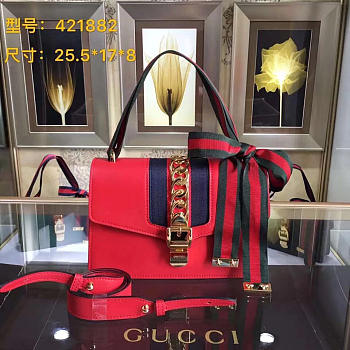 Gucci Sylvie shoulder bag in Red leather 421882