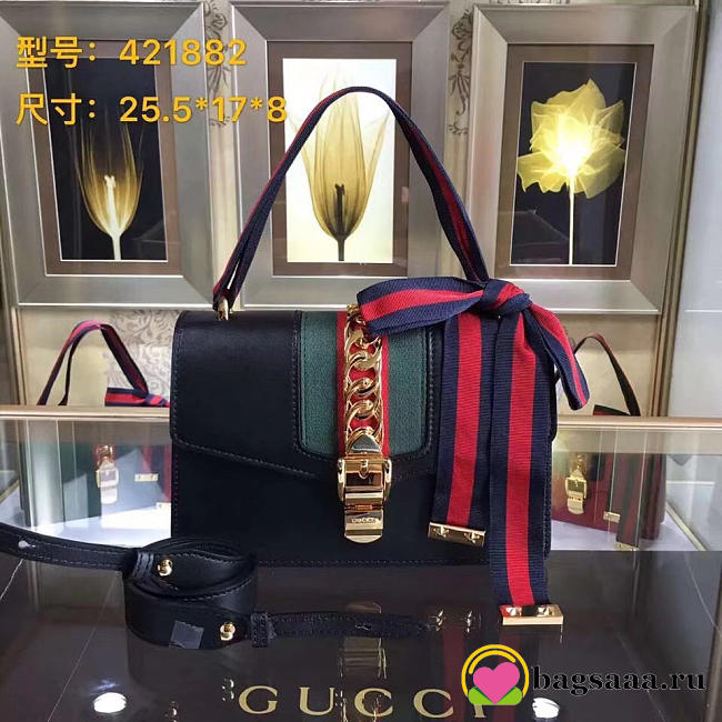 Gucci Sylvie shoulder bag in Black leather 421882 - 1