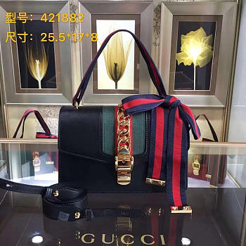 Gucci Sylvie shoulder bag in Black leather 421882