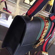 Gucci Sylvie shoulder bag in Black leather 421882 - 4