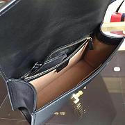 Gucci Sylvie shoulder bag in Black leather 421882 - 6