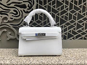 Hermes Kelly Leather Handbag in White with Silver Hardware - 3