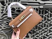 Hermes Kelly Leather Handbag in Khaki with Gold Hardware - 5