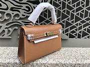 Hermes Kelly Leather Handbag in Khaki with Gold Hardware - 4