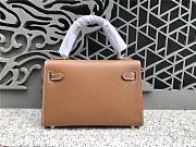 Hermes Kelly Leather Handbag in Khaki with Gold Hardware - 3
