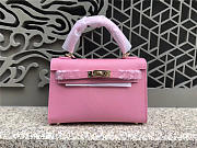 Hermes Kelly Leather Handbag in Pink - 1