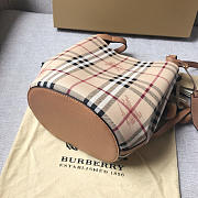 Burberry Haymarket Bucket bag in Khaki - 4