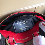 Burberry Original Classic Check bag in Red - 4