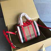 Burberry Original Classic Check bag in Red - 1