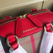 Burberry Original Classic Check bag in Red - 3