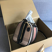 Burberry Original Classic Check bag in Black - 6