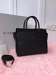 Givenchy original Handbag for Women in Black - 4