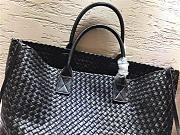 Bottega Veneta sheepskin knitted large shopping bags in Black - 2