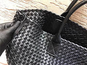 Bottega Veneta sheepskin knitted large shopping bags in Black - 5