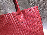 Bottega Veneta sheepskin knitted large shopping bags in Red - 4