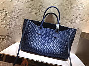 Bottega Veneta sheepskin knitted large shopping bags in Blue - 4