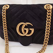 Gucci Marmont velvet small shoulder bag in Black - 2