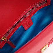 Gucci Marmont velvet Medium shoulder bag in Red - 2