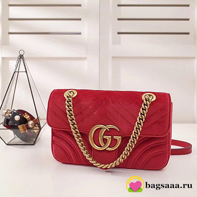 Gucci Marmont velvet Large shoulder bag in Red - 1