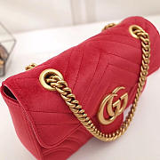 Gucci Marmont velvet Large shoulder bag in Red - 5