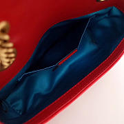 Gucci Marmont velvet Large shoulder bag in Red - 2