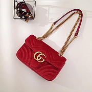 Gucci Marmont velvet Large shoulder bag in Red - 3