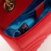 Gucci Marmont velvet Large shoulder bag in Red - 4