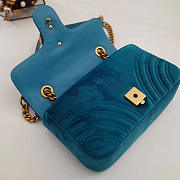 Gucci Marmont velvet small shoulder bag in Blue - 3