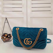 Gucci Marmont velvet Medium shoulder bag in Blue - 1