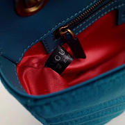 Gucci Marmont velvet Medium shoulder bag in Blue - 5