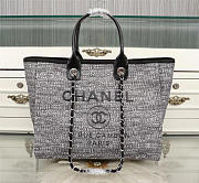 Chanel Large canvas beach bag with Black - 1