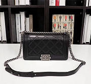 Chanel Boy Bag Lambskin Leather in Black with silver hardware - 5
