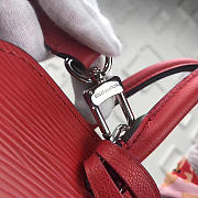 Louis Vuitton Vaneau Cuir Ecume Leather Handbag Red - 3