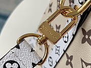 LV Speedy Bandoulière white and green Handbag 30cm M44572  - 4