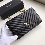 Chanel Lamb skin V-type chain Bag Balck  - 6