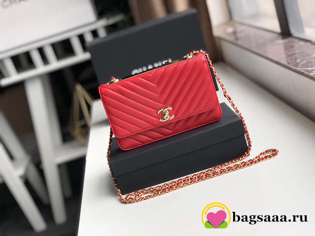 Chanel Lamb skin V-type chain Bag Red - 1