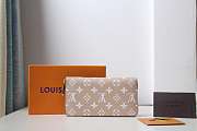 Louis Vuitton Micro Pochette Accessories Zipper wallet Green - 6