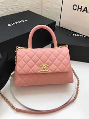Chanel Coco Handle Gold Caviar Pink 24 Cm - 1