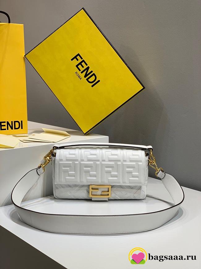 Fendi Medium Baguette White 26cm - 1