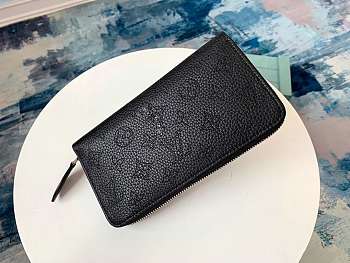 LV Zippy Wallet M58429 Mahina Leather Black