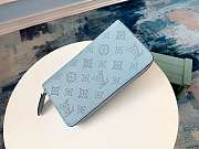 LV Zippy Wallet M58429 Mahina Leather Blue - 1